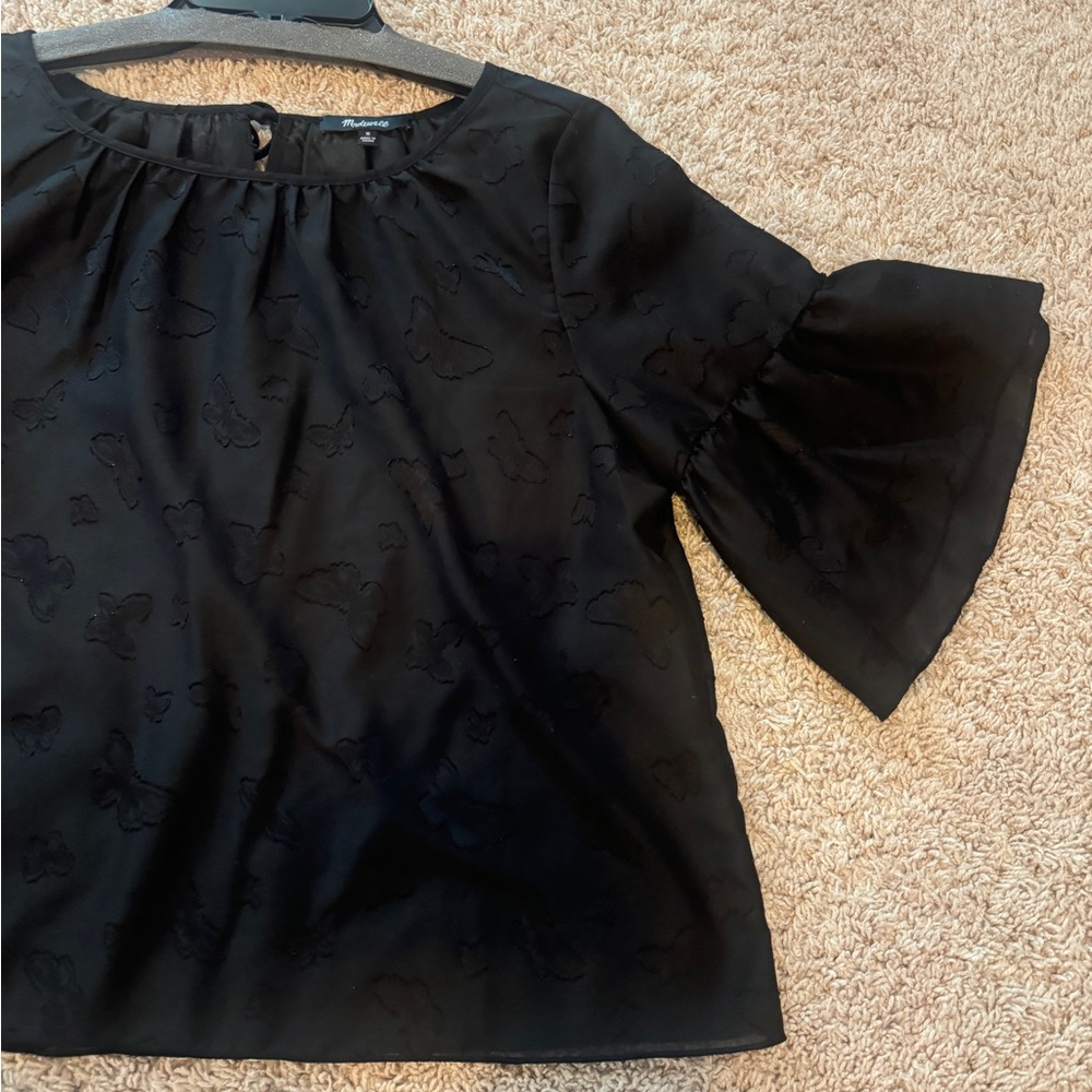 Madewell Black Butterfly Print
Jacquard Ruffle Blouse Size M - Picture 6 of 12